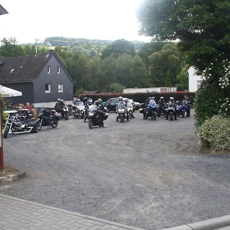 Gasthaus Zur Quelle Бад Мариенберг Екстериор снимка