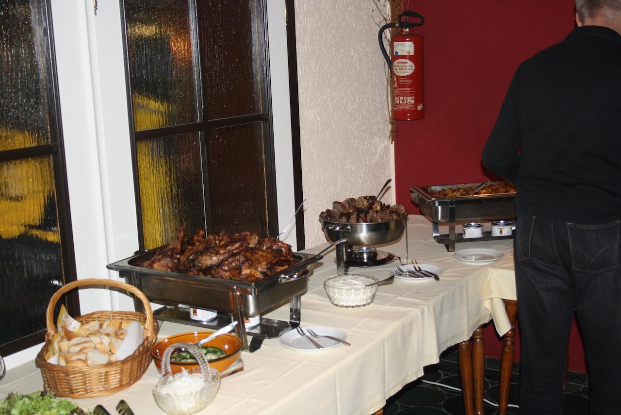 Gasthaus Zur Quelle Бад Мариенберг Екстериор снимка