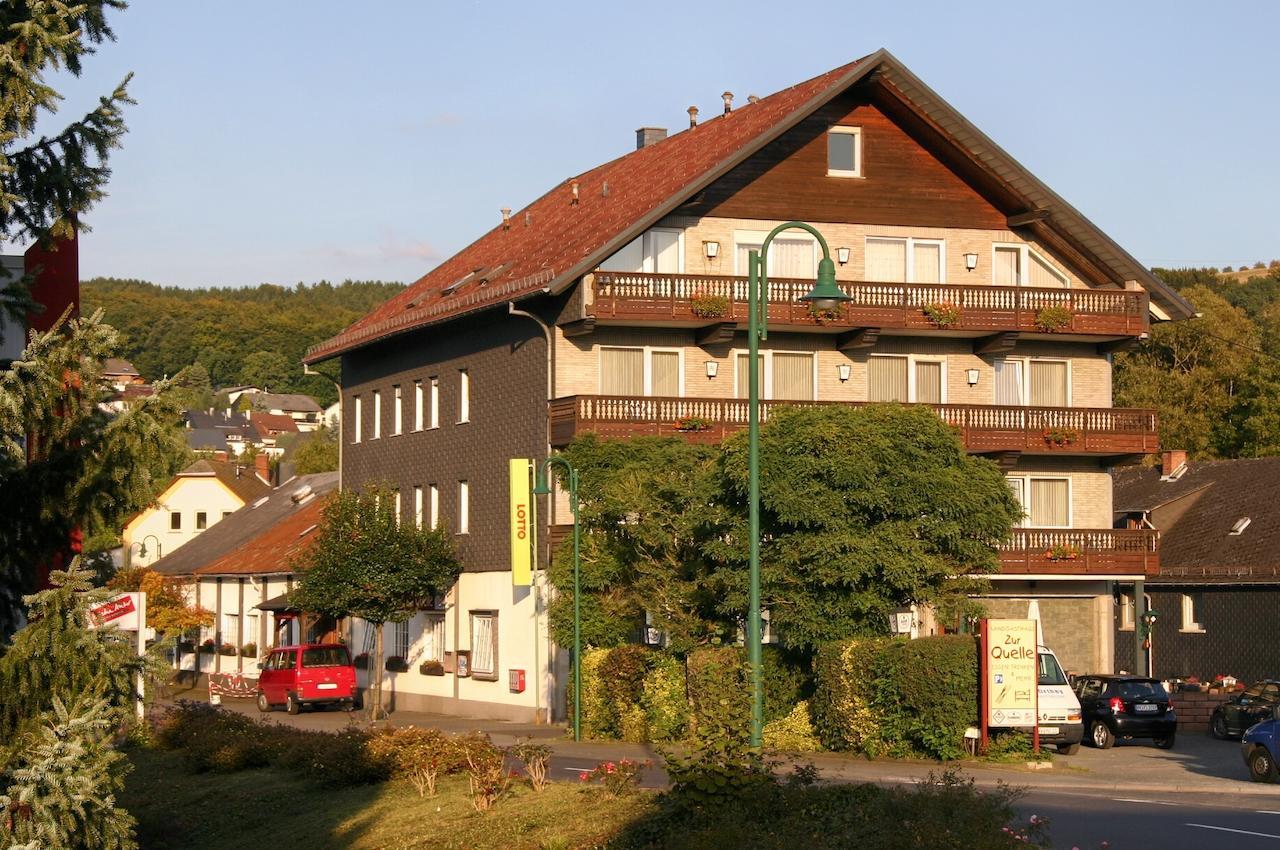 Gasthaus Zur Quelle Бад Мариенберг Екстериор снимка