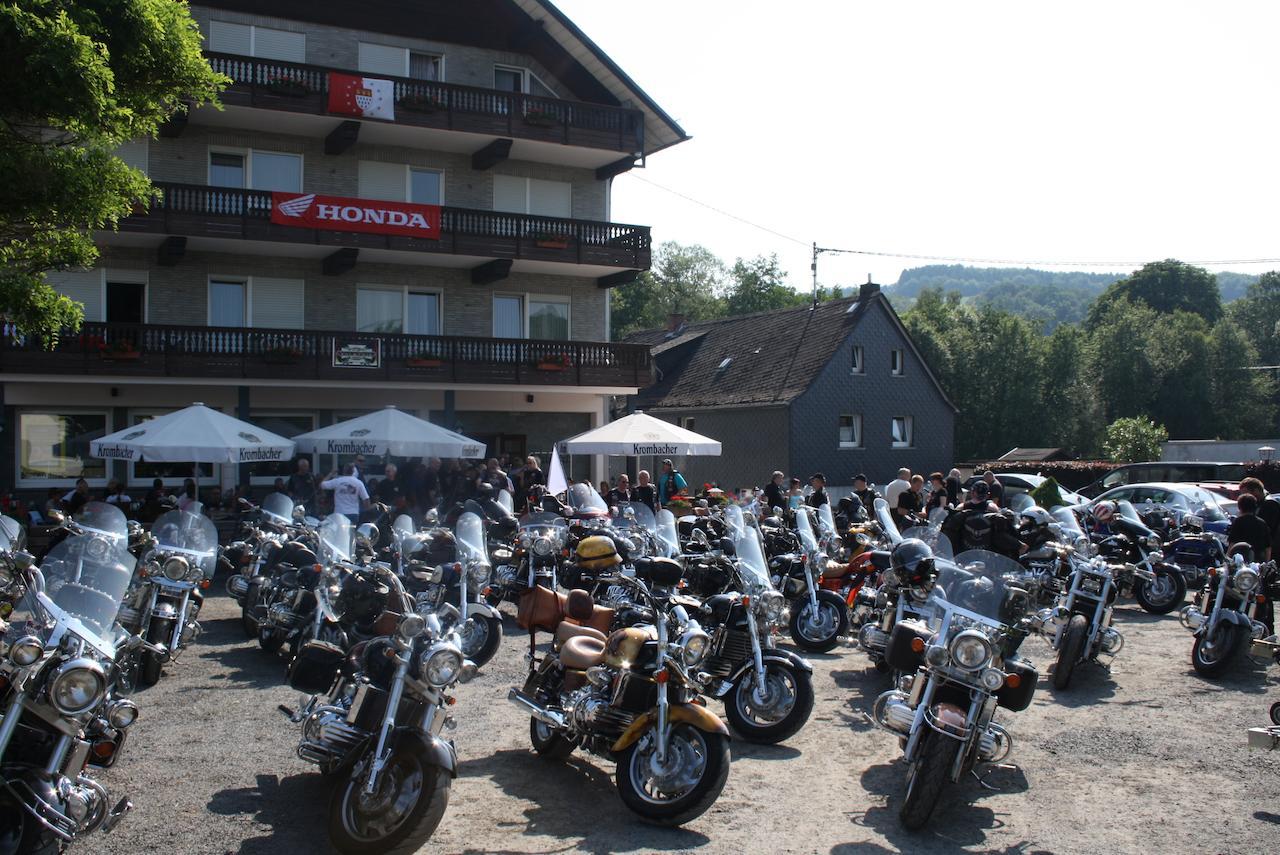 Gasthaus Zur Quelle Бад Мариенберг Екстериор снимка